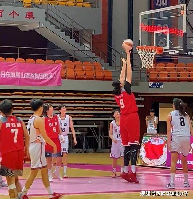 叶辰笑道：这件事就让菜菜子回去跟伊藤先生聊一聊可行性吧，如果伊藤先生感兴趣，到时候你们几个来定具体细节，我就不参与了。